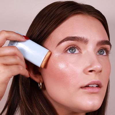 Dewy Dream Face & Body Highlighter Let's Dew It